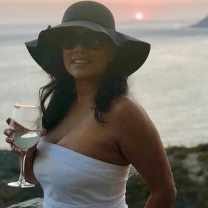 Meet your Posher, Monica